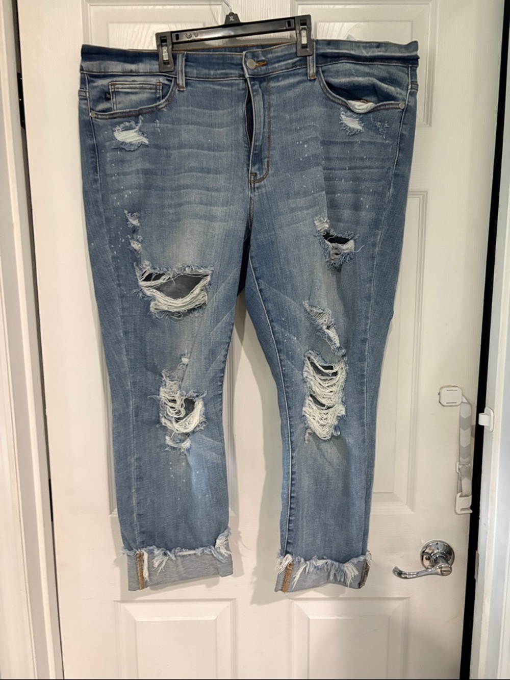 20W Judy Blue Distressed Light Wash Boyfriend Jeans